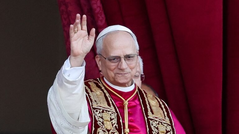 Nuevo papa León XIV en directo: sus primeras palabras, raíces españolas, reacciones…